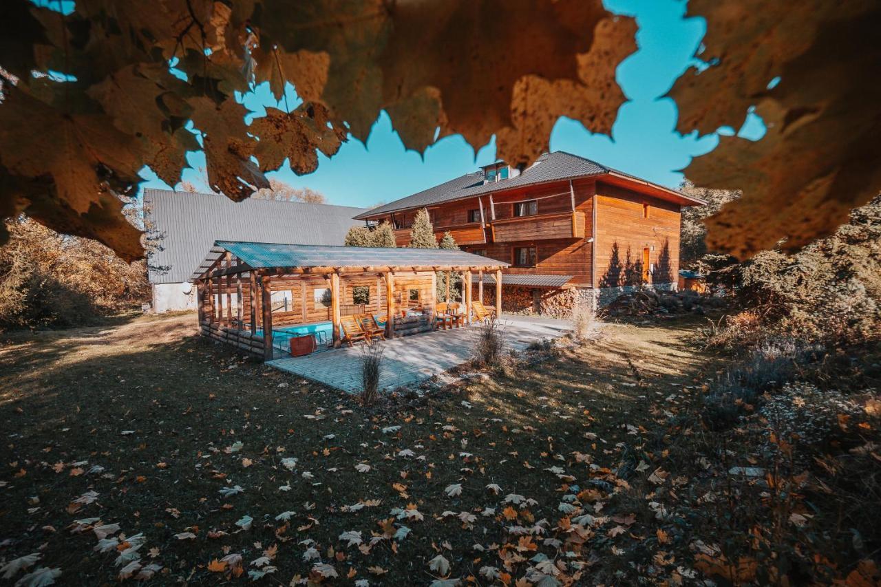 Hotel Pension Koliba Komorní Lhotka Exterior foto