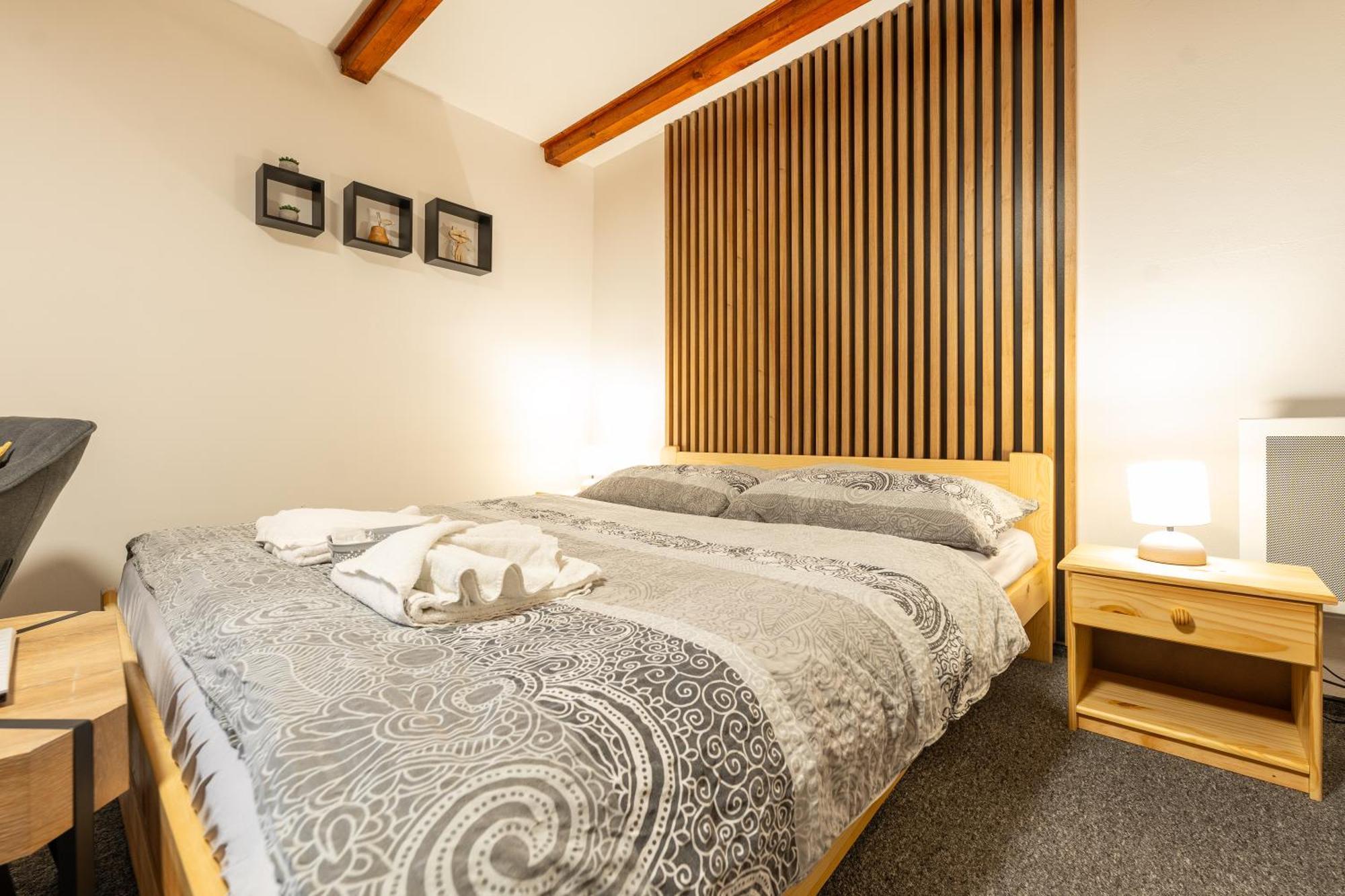 Pension Koliba Komorní Lhotka Habitación foto