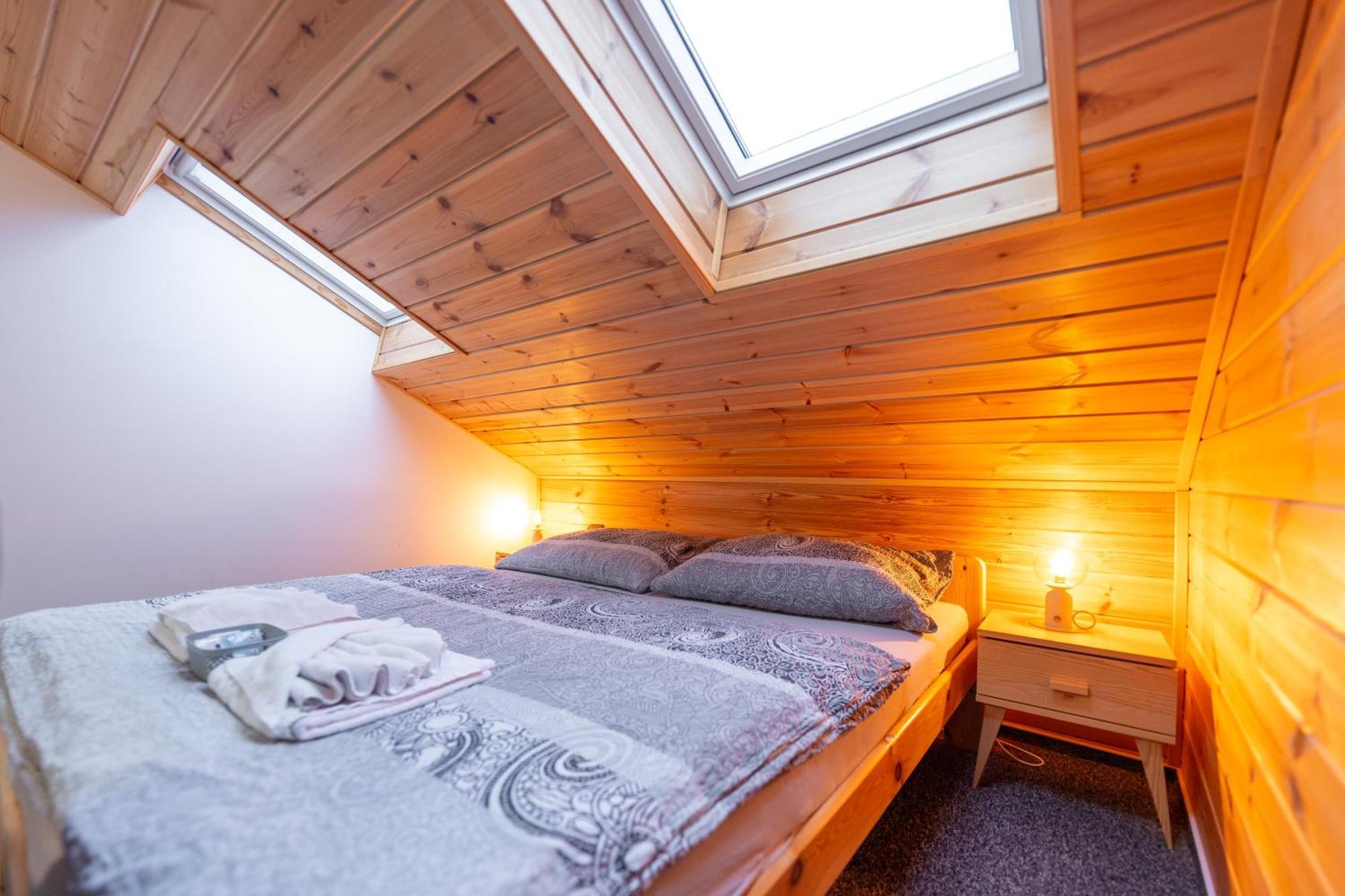 Pension Koliba Komorní Lhotka Habitación foto