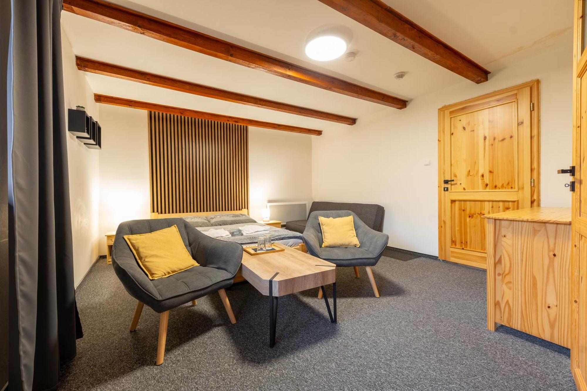 Pension Koliba Komorní Lhotka Habitación foto